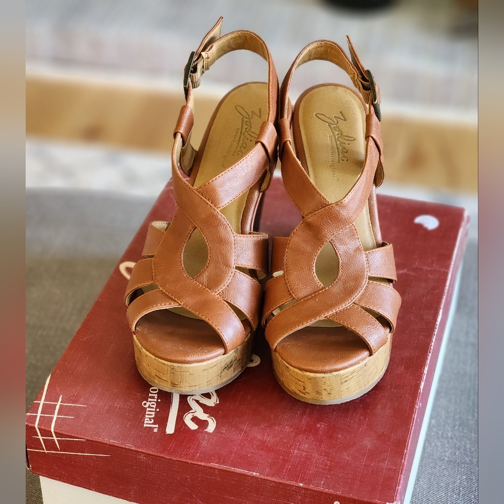 Women's Size 8.5 Zodiac Wedge Sandals
